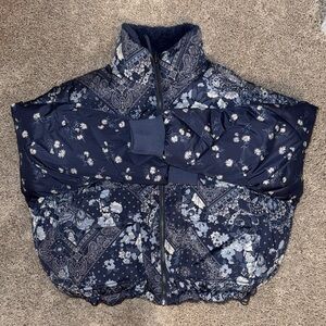 American Eagle Outfitters Reversible Floral Navy Puffer Jacket